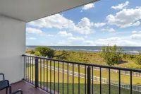 Best Western Plus Holiday Sands Inn  Suites - Scenic