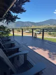 Spectacular Views on 4 Acre Family Oasis Among Vineyards and Orchards - Boutique