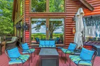 Family friendly log home has great lake views from huge deck! - Chalets