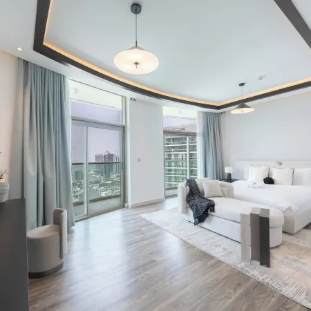 Bloomfields 3BR plus Maid in Beach Tower
