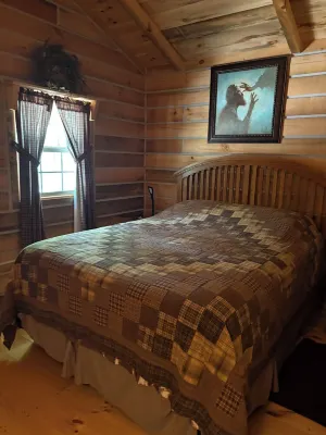Two Furnished Cabins Open All Year, Minutes from Patoka Lake, Crawford County - Chalets