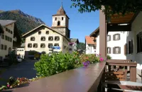 Hotel Weisses Kreuz Bergün - con vistas a la montaña