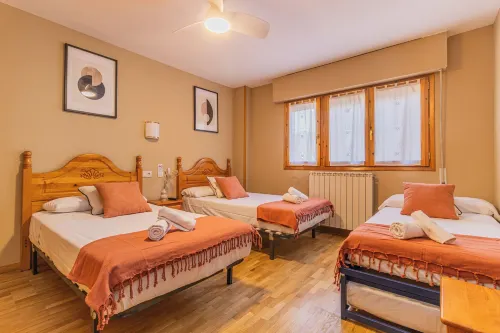 Hostal Valle De Tena - Alojamientos