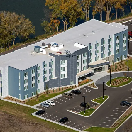 Courtyard Appleton Riverfront Hotels in Appleton