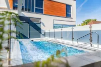Harbour Hotel & Spa Guildford - Pool