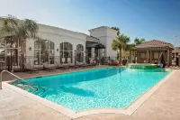 Courtyard Houma - piscine