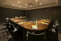 DoubleTree by Hilton Izmir Airport - 4-Star
