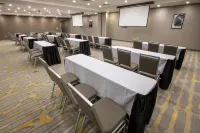 Hampton Inn & Suites Cincinnati/Kenwood - Pet Friendly