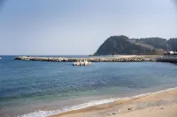 Uljin Jeongdam-eun Ocean View Pension - parking