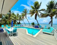The Pink Beach House - Private House and Pool directly on the Beach, Rum Point - 3-Star