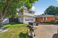 3BR Near White Rock Lake - Fire Pit BBQ Grill - Wifi