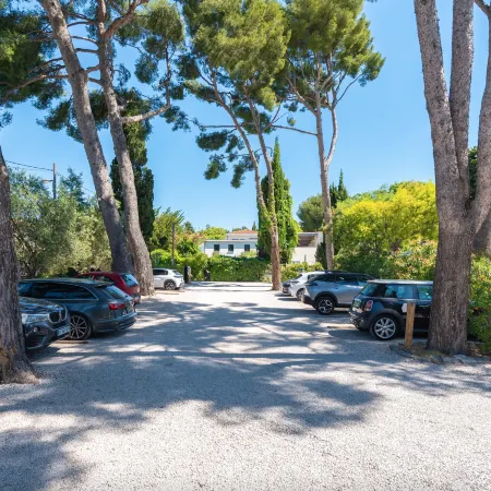 Hôtel Particulier Cassis - Hpc Suites Cassis Centre - Parking Securisé & Piscine Chauffée