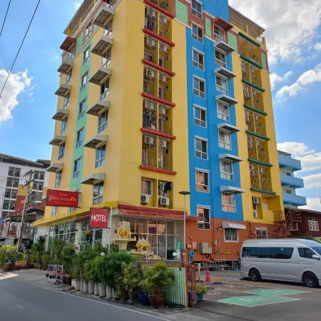 Thitikorn Grandview