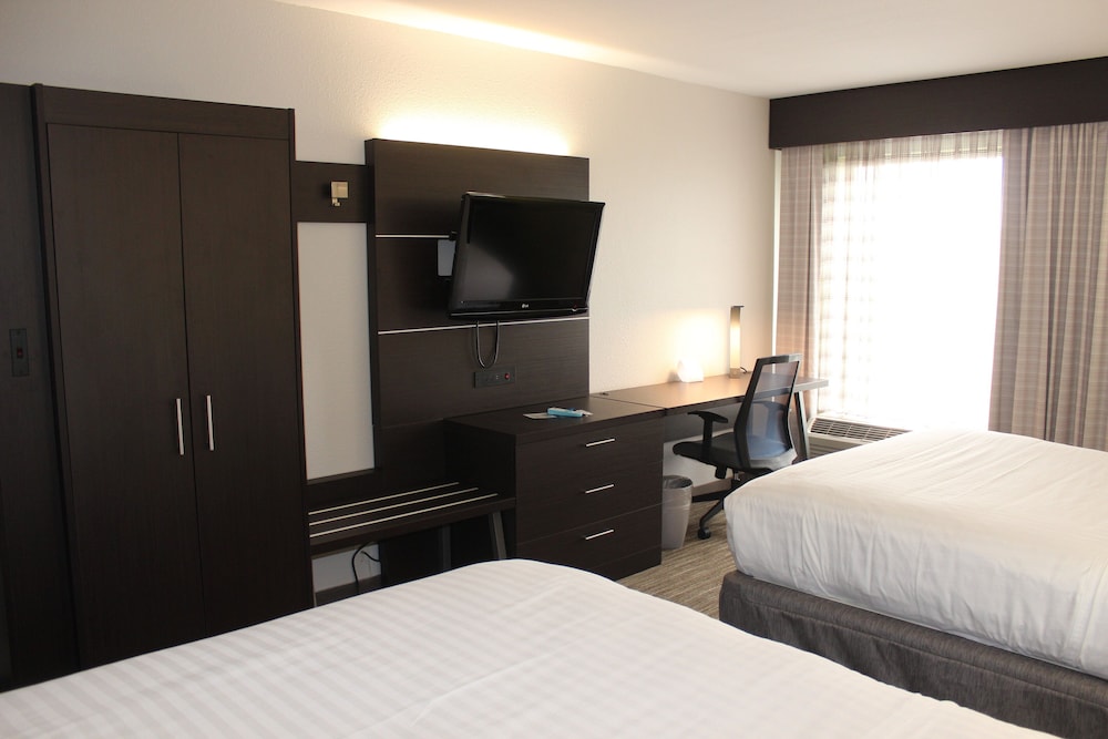 Holiday Inn Express & Suites Troy, an Ihg Hotel