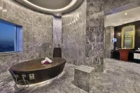 AlRayyan Hotel Doha, Curio Collection by Hilton - Romantic