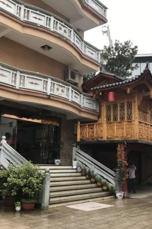 Lanhai Tingfeng International Youth Hostel (Wuyishan Scenic Spot store)