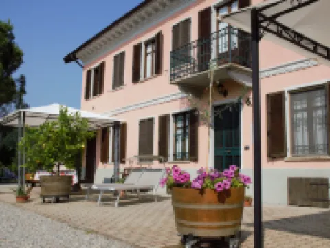 Casa Dei Ciliegi I - Old Farmhouse in the Basso Monferrato Hotels in Castell'Alfero