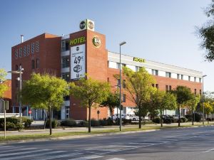 Holiday Inn Express Girona Hotel