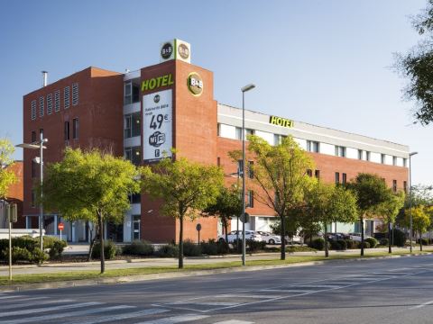 B&B HOTEL Girona 3