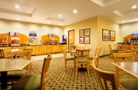 Holiday Inn Express & Suites Iron Mountain Hoteles en Iron Mountain