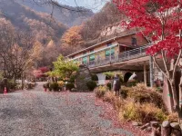 Danyang Haneulare Byeolcheonji Pension Hotels near Guinsa Temple