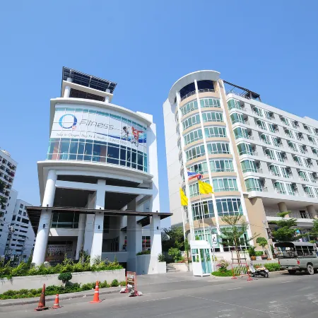 Park Village Rama II Отели рядом с достопримечательностью «Старый город»