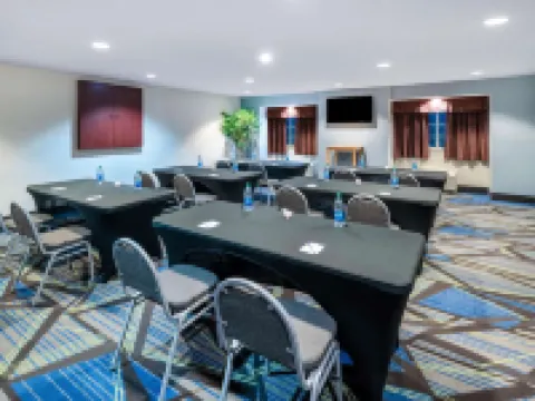 ไมโครเทล อินน์แอนด์สวีทส์ บายวินด์แฮม โคลัมบัสนอร์ท โรงแรมในโคลัมบัส