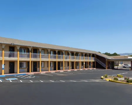 Days Inn by Wyndham Ukiah Hotels in Ukiah