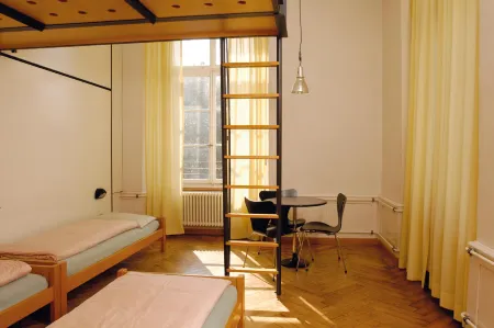 Solothurn Youth Hostel Отели в г. Зельцах