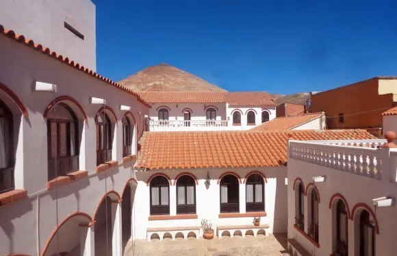 科尼爾波託西旅館