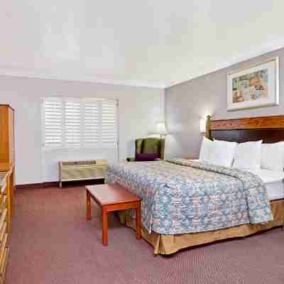 Days Inn by Wyndham West Covina Rooms