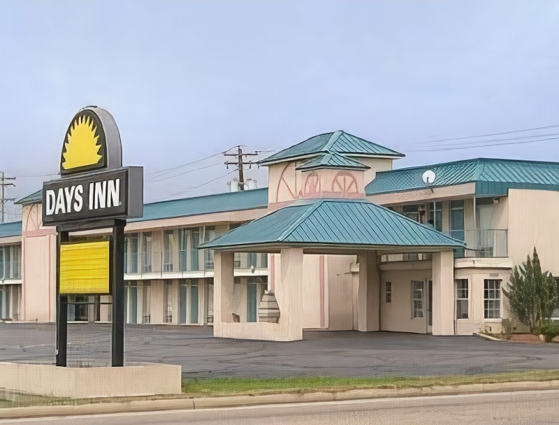 Days Inn by Wyndham West Point