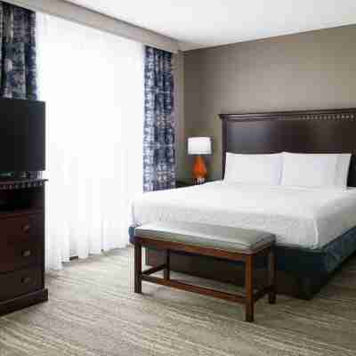 Hampton Inn & Suites National Harbor/Alexandria Area Rooms