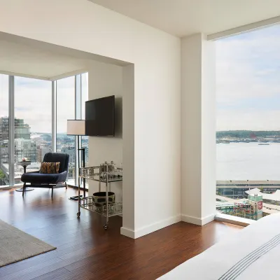 Thompson Seattle by Hyatt Hotels near Waterfront Park