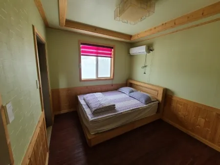 Taean Eoeundol Resom Pension Отели рядом с достопримечательностью «Mallip'o-haesuyokchang»