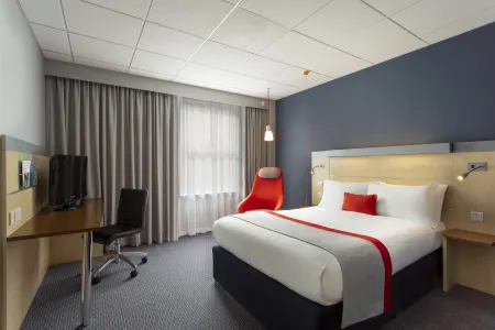 Holiday Inn Express Edinburgh City Centre Отели рядом с достопримечательностью «Университет Эдинбург»