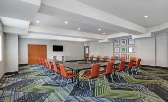 Holiday Inn Express & Suites Newport