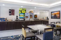 La Quinta Inn & Suites by Wyndham Minneapolis-Minnetonka - breakfast