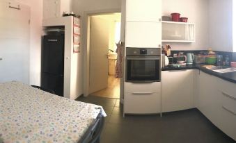 Ulm 2-Room Apartment Near University & City Centre