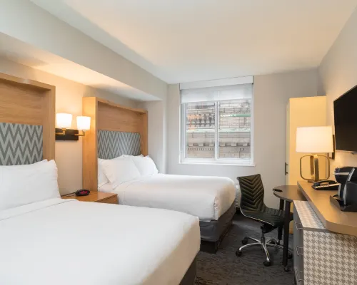 Holiday Inn NEW YORK CITY - WALL STREET by IHG Các khách sạn gần Trung tâm mua sắm Century 21