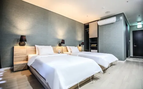 Eumseong Chungbukyeoksindosi H Motel