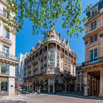La Clef Louvre Paris by The Crest Collection Hotels near Colonnes de Buren