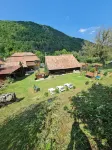 House of Rei with Hot Tube Hotels in Ocolis
