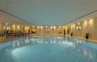 Maritim Hotel Königswinter - piscina
