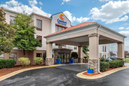 Comfort Inn & Suites Asheboro East Отели в г. Грант