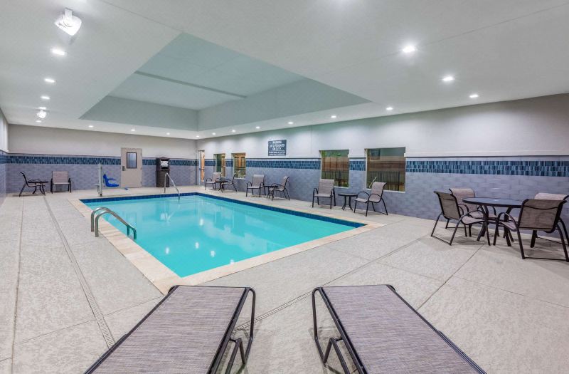 La Quinta Inn & Suites by Wyndham Houston East at Sheldon Rd photo 2