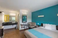 Motel 6 Overland Park, KS