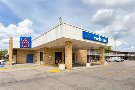Motel 6 Baton Rouge, la - Southeast Отели в г. Олд Джефферсон