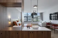 더 뉴얼 아크로폴리스