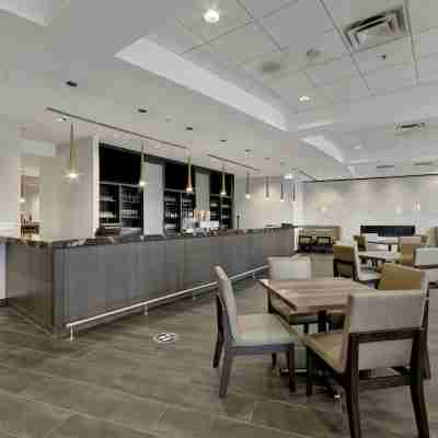 Hilton Vancouver Metrotown Dining/Meeting Rooms